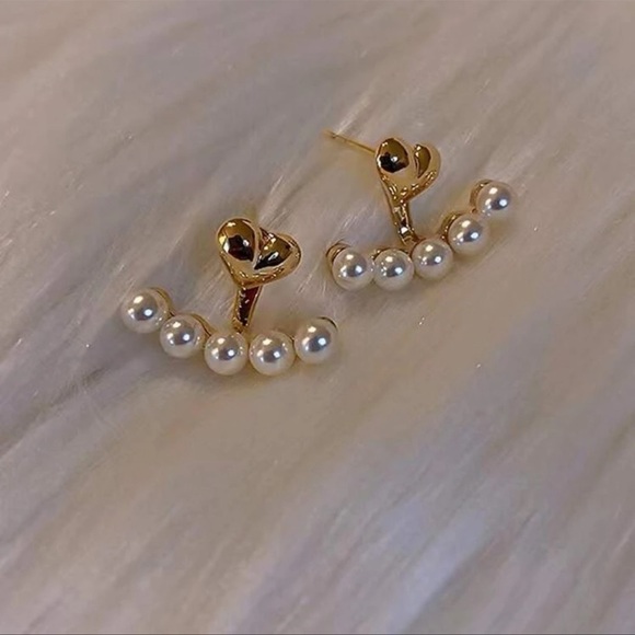 3 for $35🌟Gold heart pearls ear jacket earrings 🌟🌟 - Picture 3 of 4